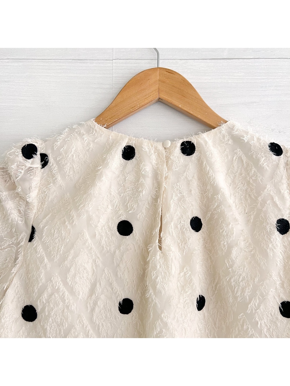 THML Ivory Black Polka Dot Textured Puff Sleeve Blouse Top Womens S - Picture 4 of 7